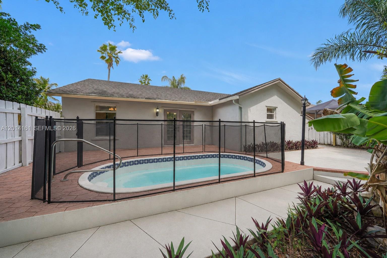 1332 Waterway Cove Dr