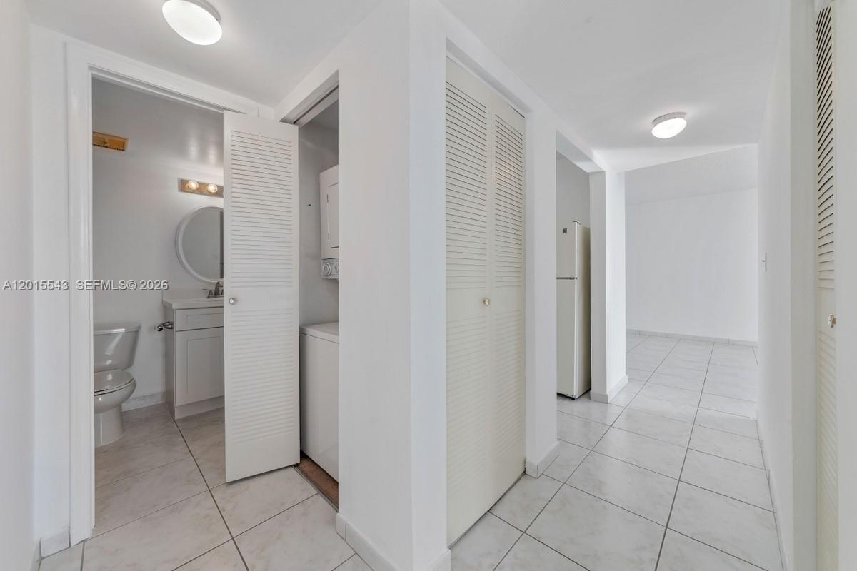 FLORIDA 2001 CONDO - Residential Lease