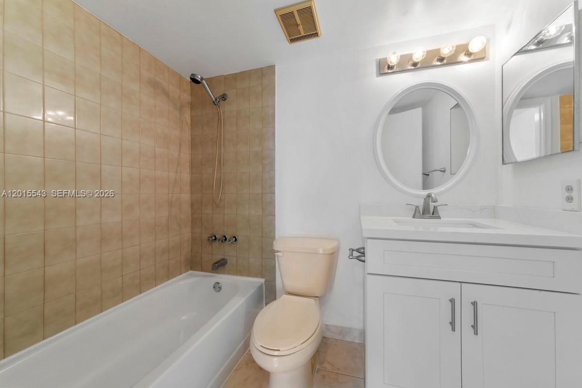 FLORIDA 2001 CONDO - Residential Lease