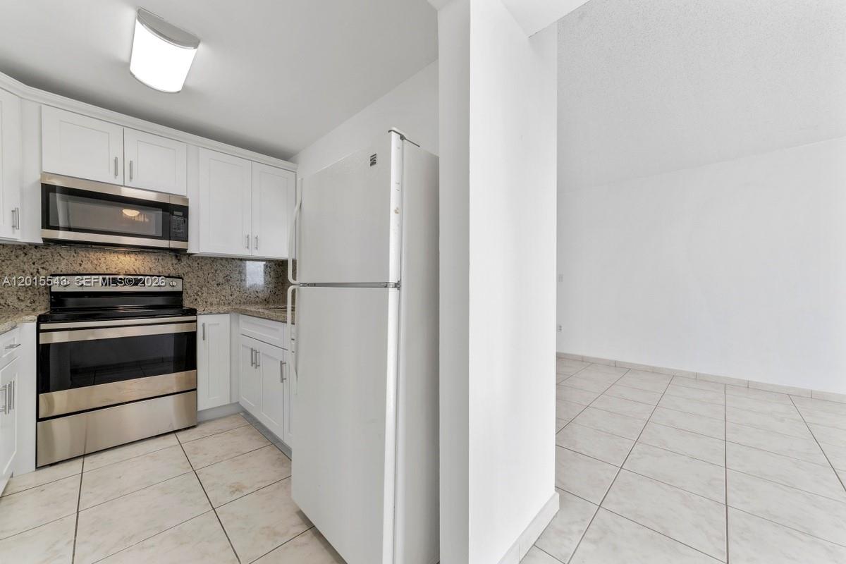 FLORIDA 2001 CONDO - Residential Lease