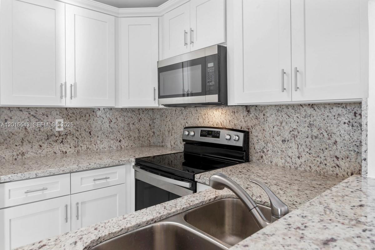 FLORIDA 2001 CONDO - Residential Lease