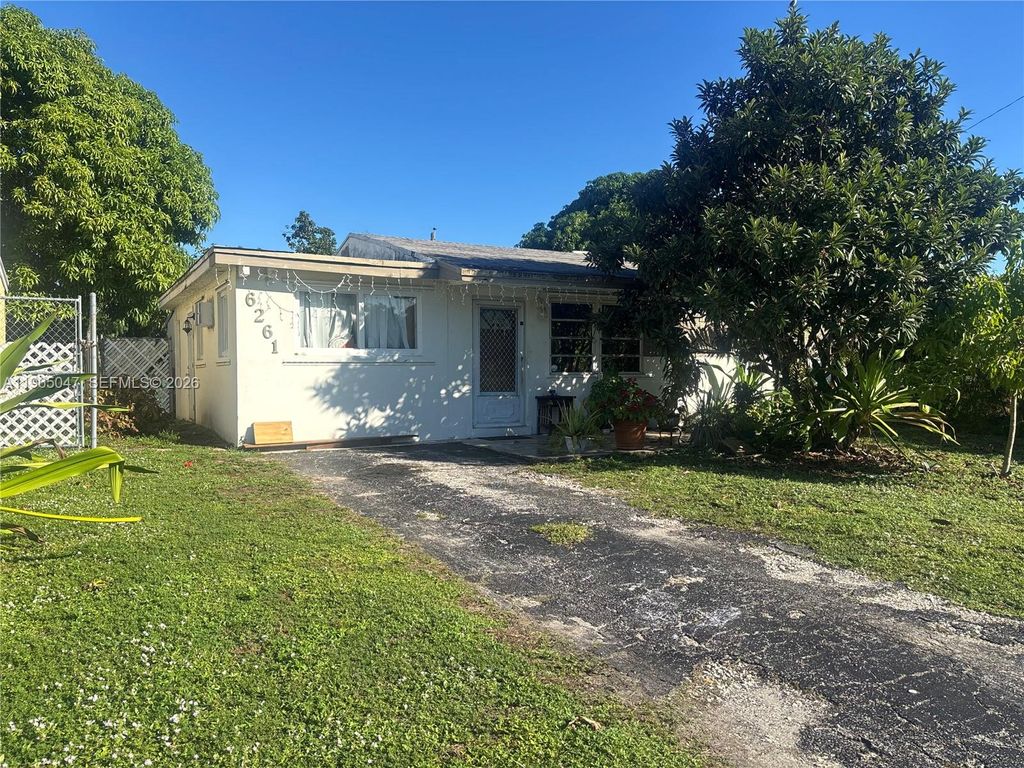 Photo of 6261 SW 25th St, Miramar, FL 33023 (MLS # A11965047)