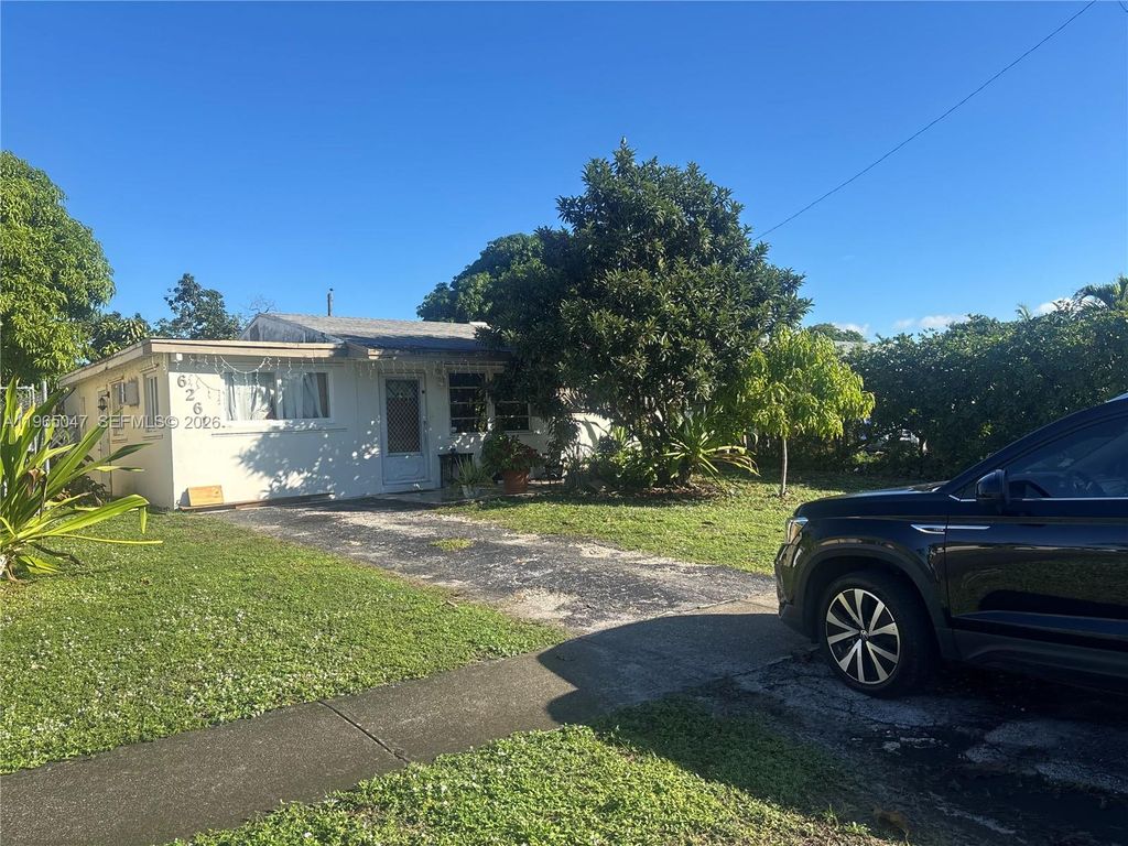 Photo of 6261 SW 25th St, Miramar, FL 33023 (MLS # A11965047)