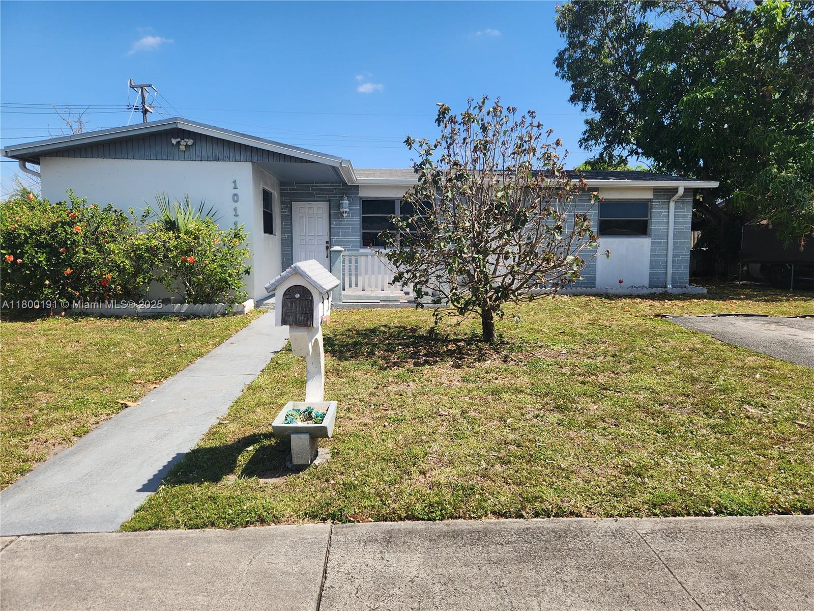 1011 Ne 196th St, Miami, Broward County, Florida - 4 Bedrooms  
2 Bathrooms - 