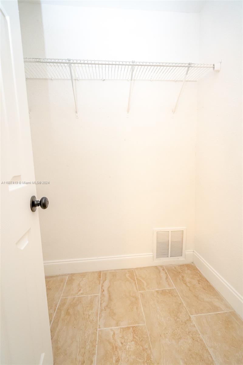 OCEAN BREEZE GARDENS RESU - Residential Lease