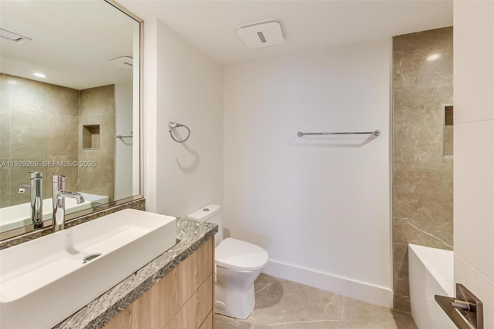 1000 ISL BLVD WILLIAMS IS - Residential Lease