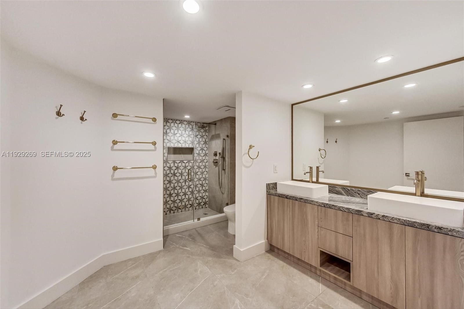 1000 ISL BLVD WILLIAMS IS - Residential Lease