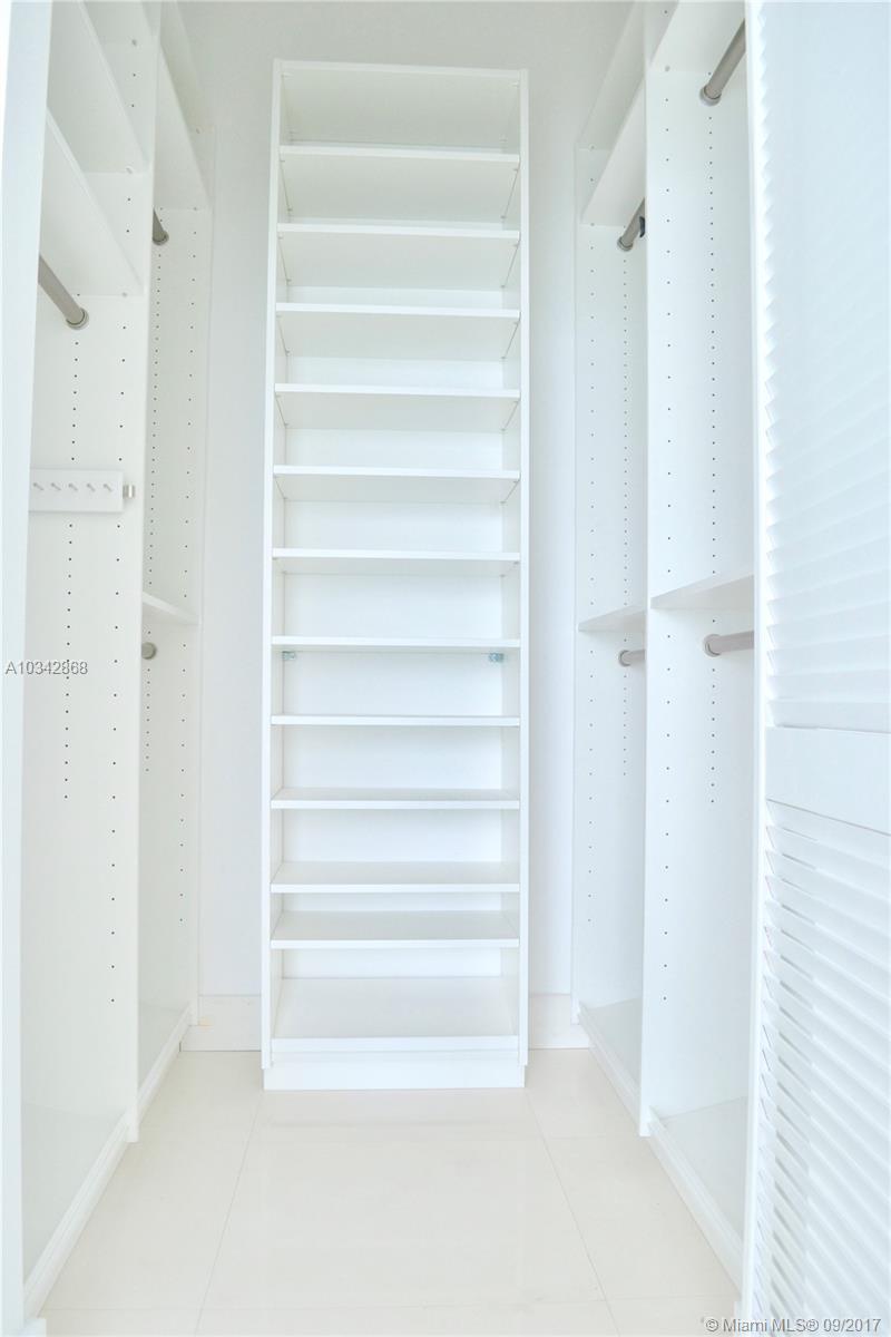 THE PLAZA 851 BRICKELL CO - Residential Lease