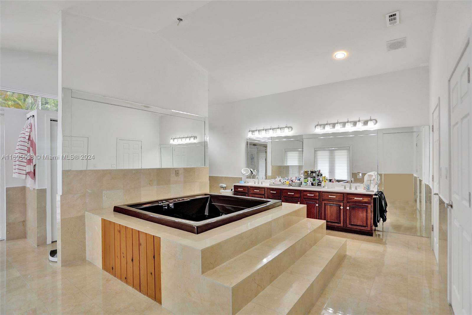 BIRD ROAD FARMSITES - Residential