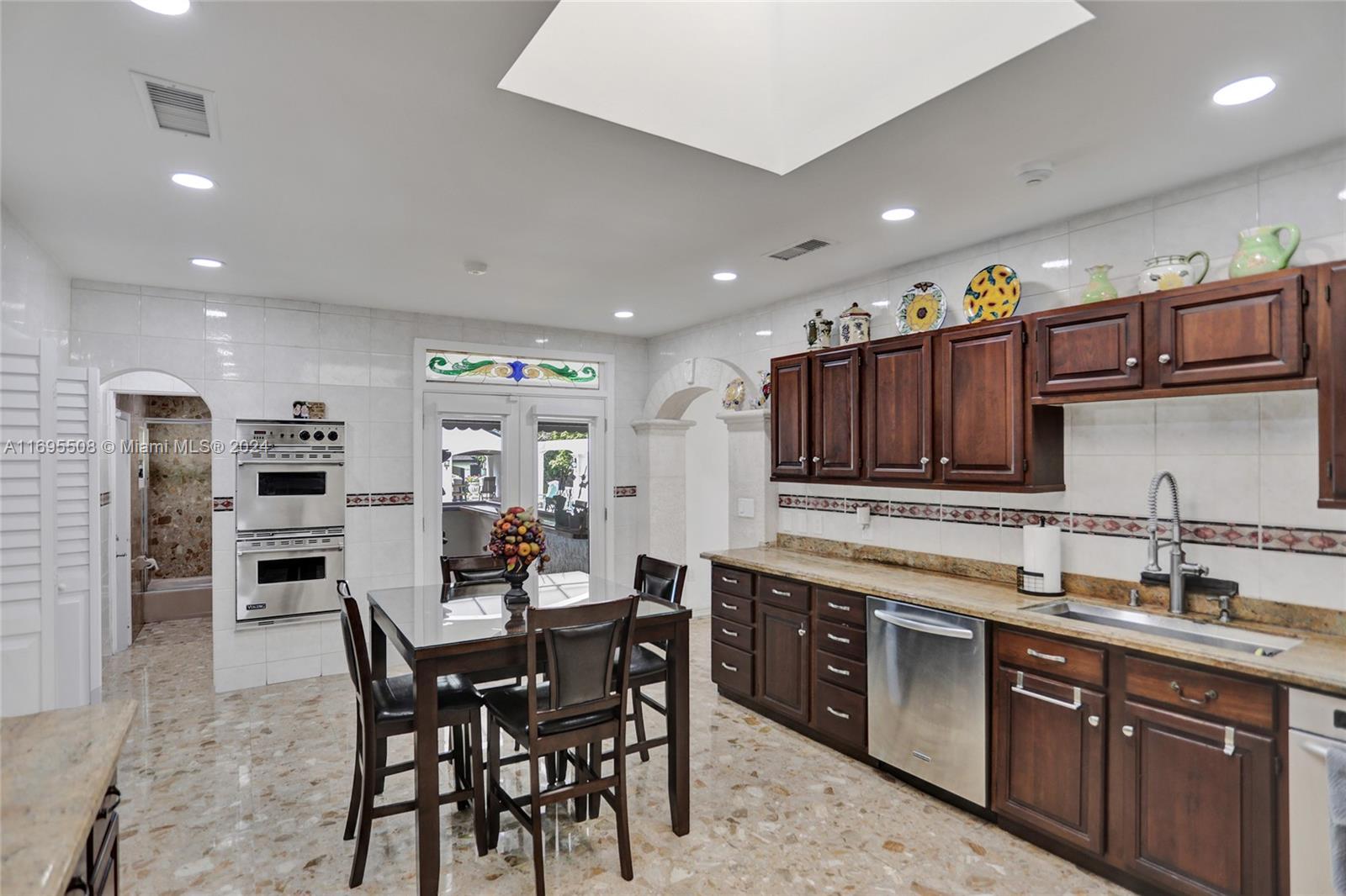 BIRD ROAD FARMSITES - Residential