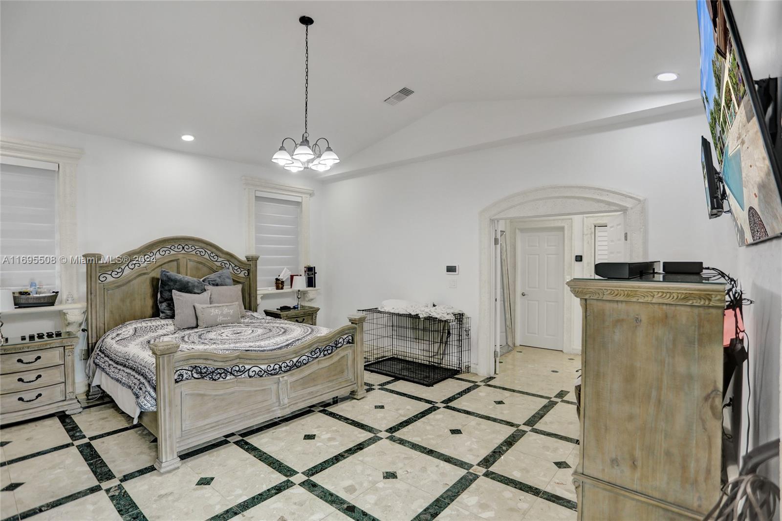 BIRD ROAD FARMSITES - Residential