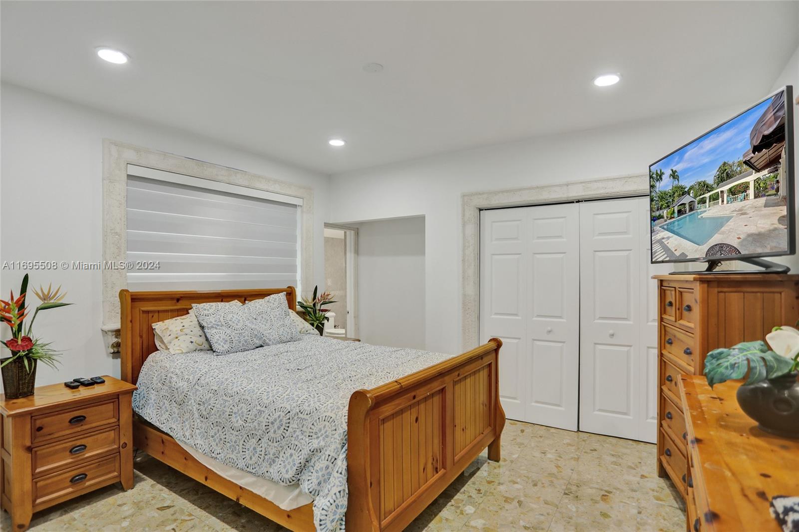 BIRD ROAD FARMSITES - Residential