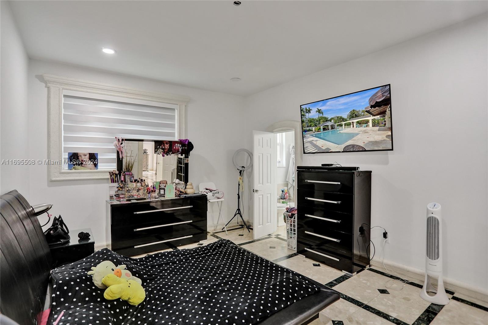 BIRD ROAD FARMSITES - Residential