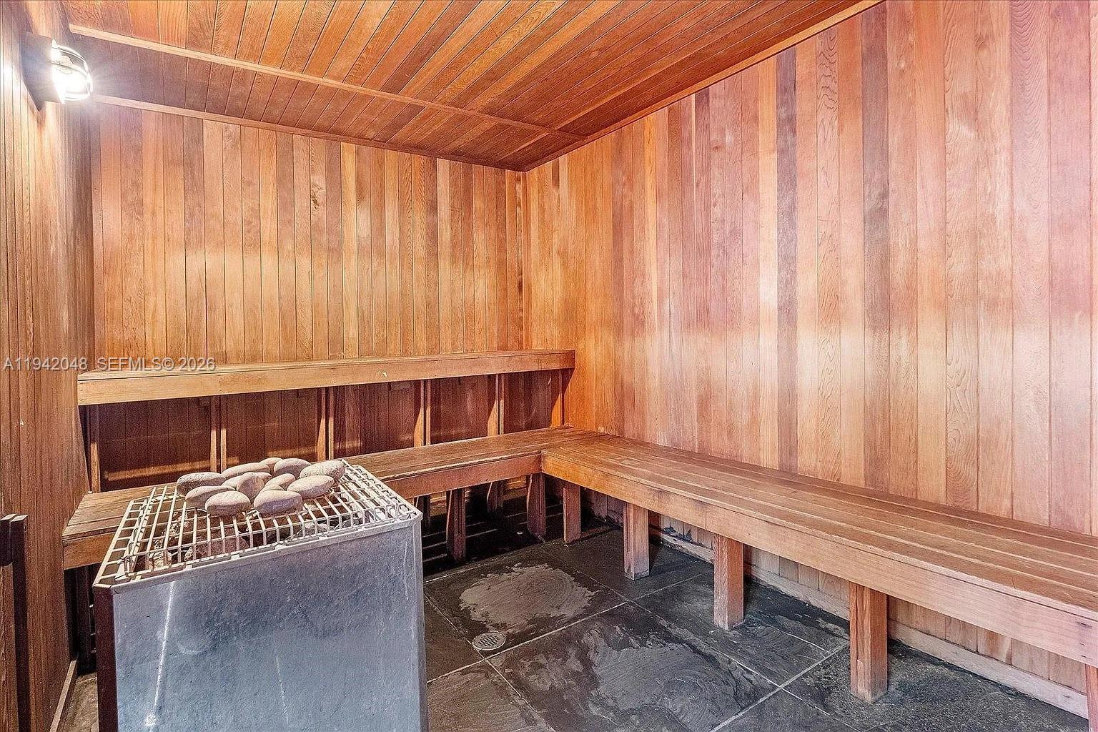 THE LOFT DOWNTOWN II COND - Residential Lease