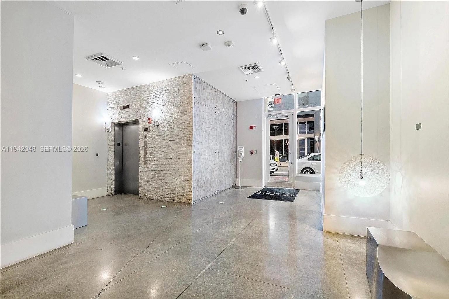 THE LOFT DOWNTOWN II COND - Residential Lease