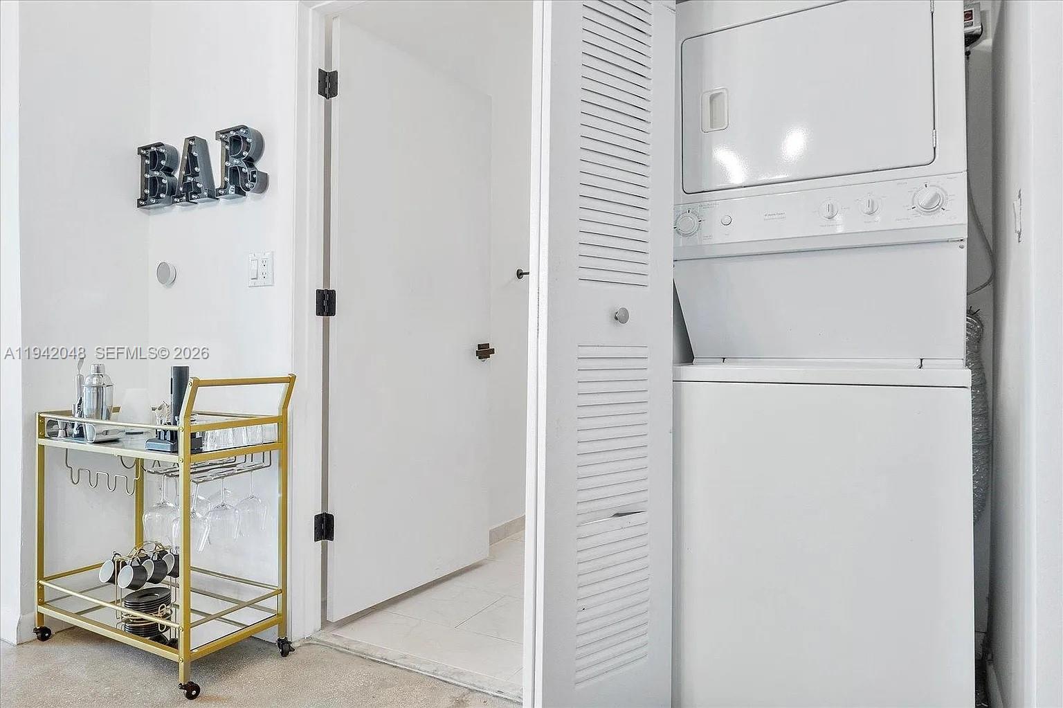 THE LOFT DOWNTOWN II COND - Residential Lease