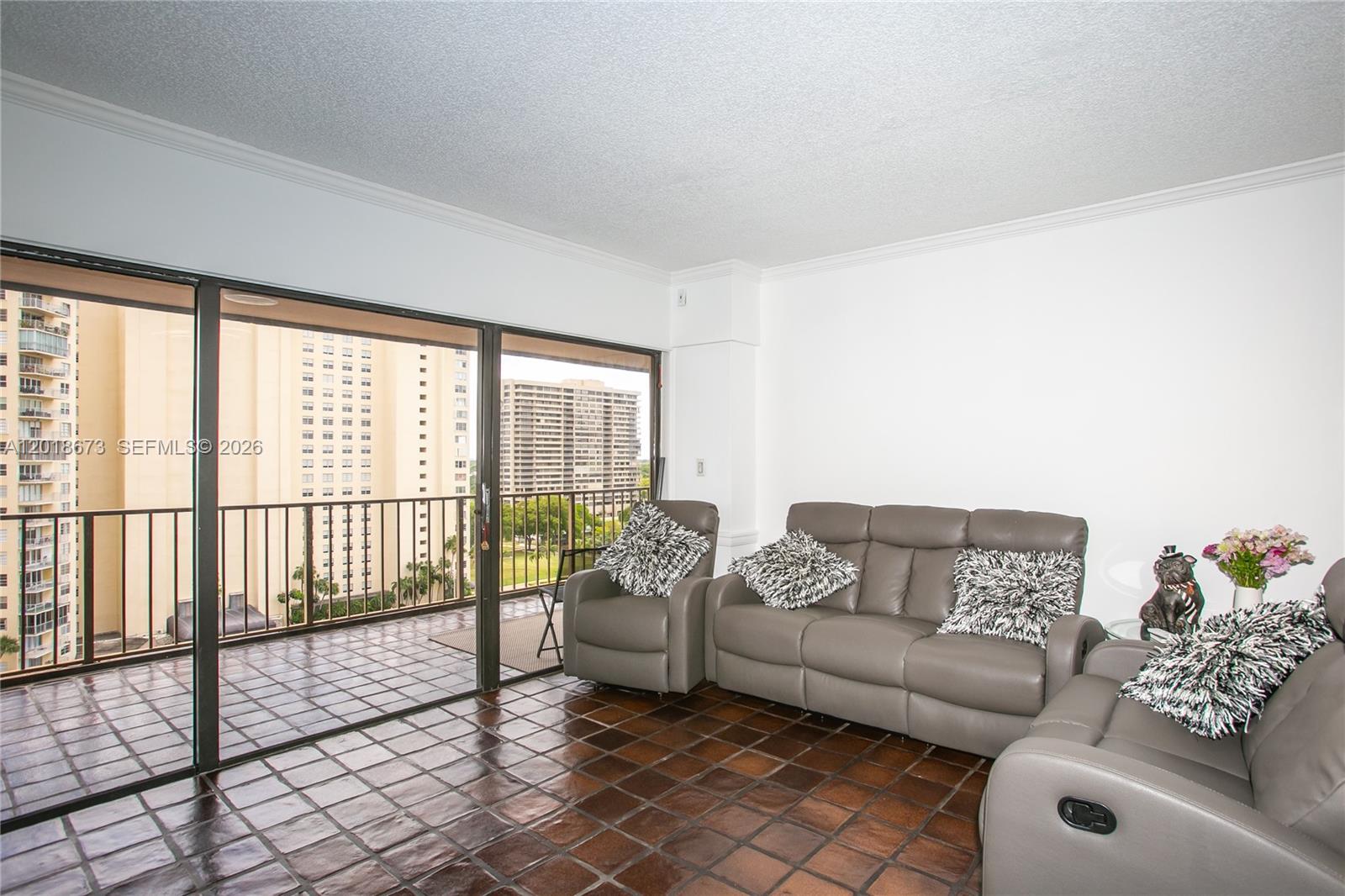 CRICKET CLUB CONDO - Residential