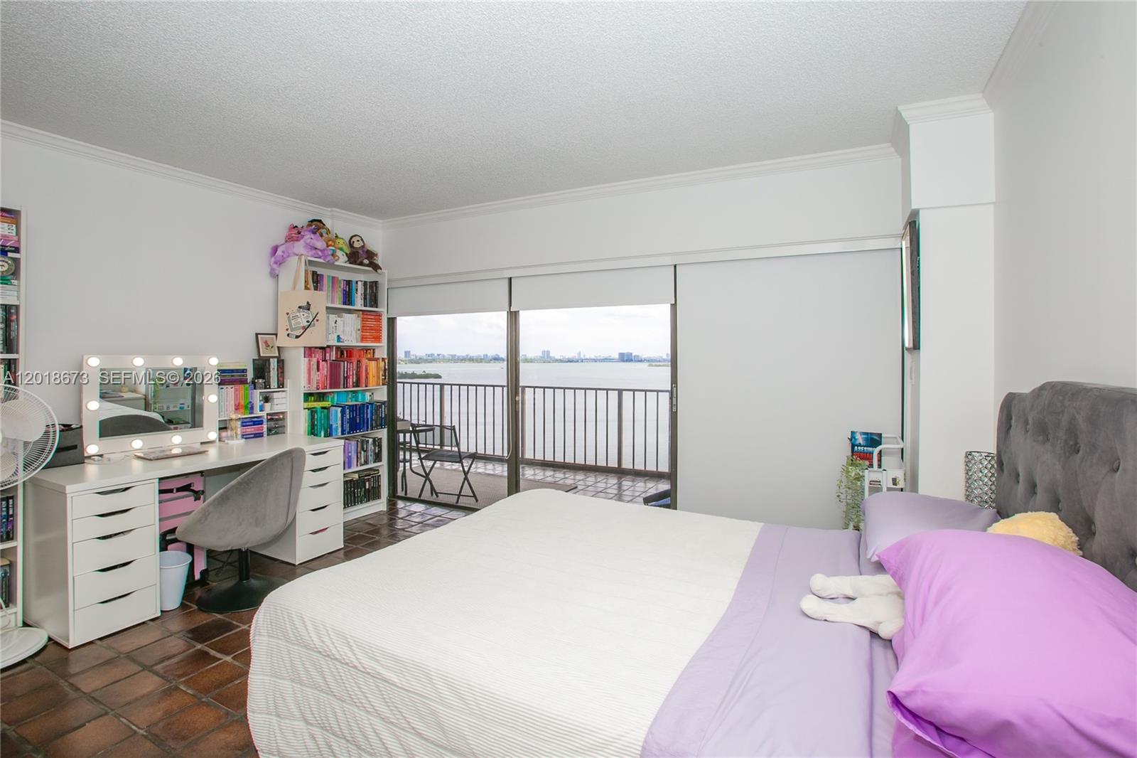 CRICKET CLUB CONDO - Residential