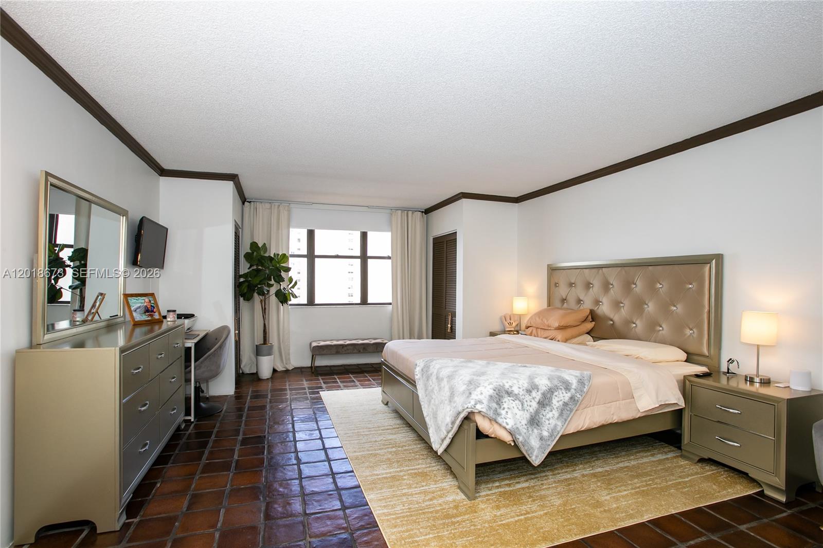 CRICKET CLUB CONDO - Residential