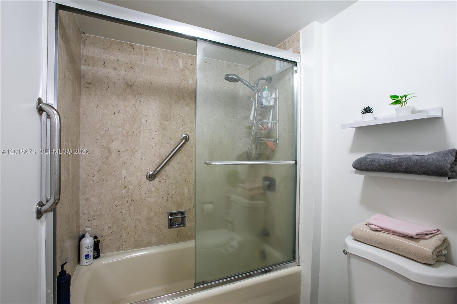 CRICKET CLUB CONDO - Residential