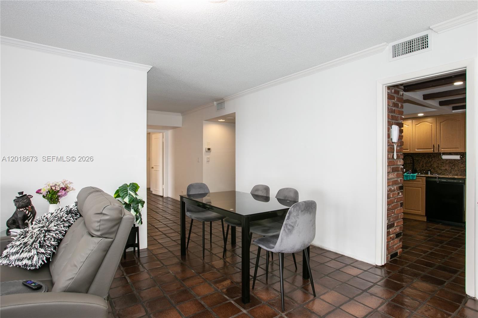 CRICKET CLUB CONDO - Residential