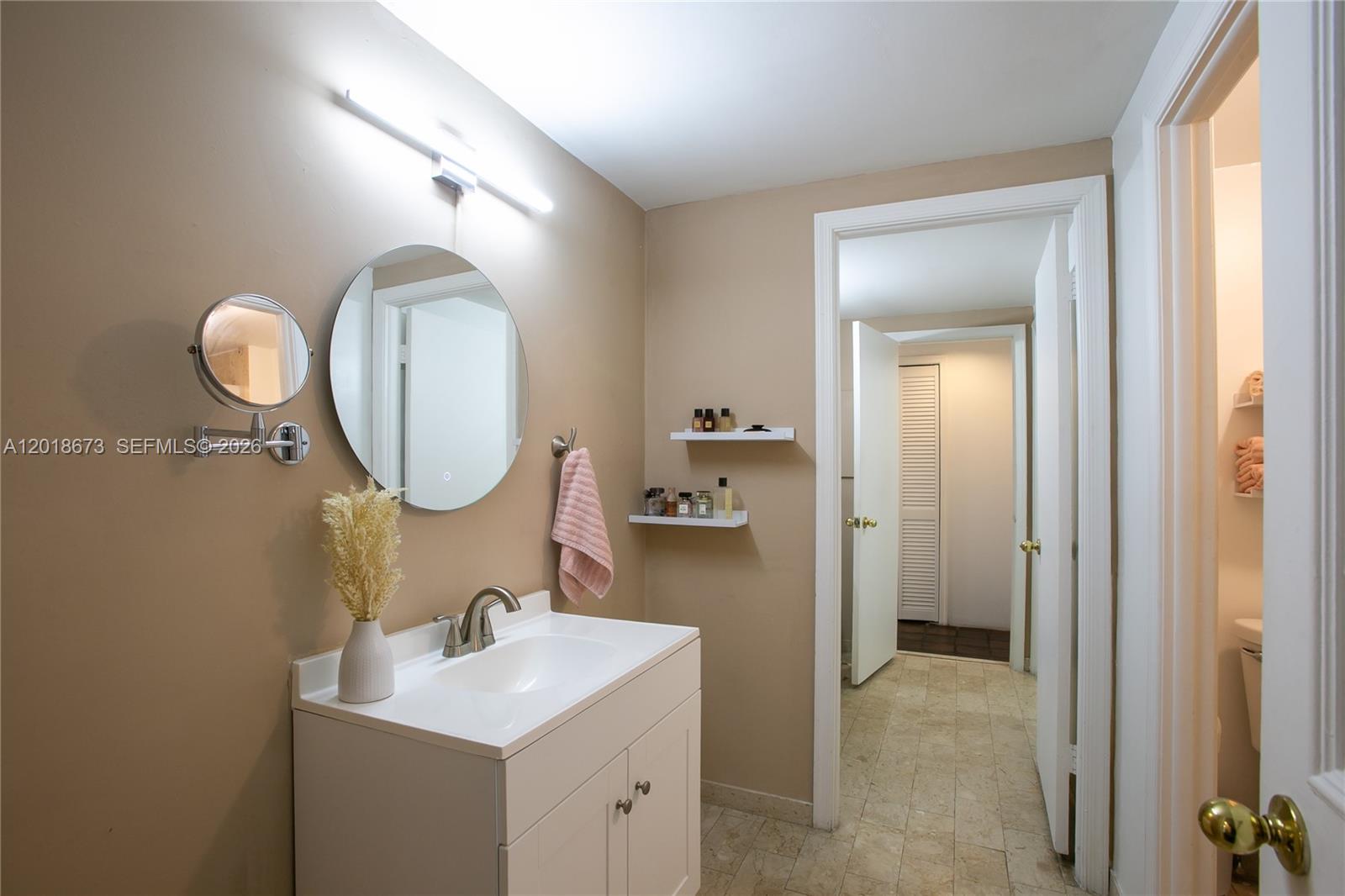 CRICKET CLUB CONDO - Residential