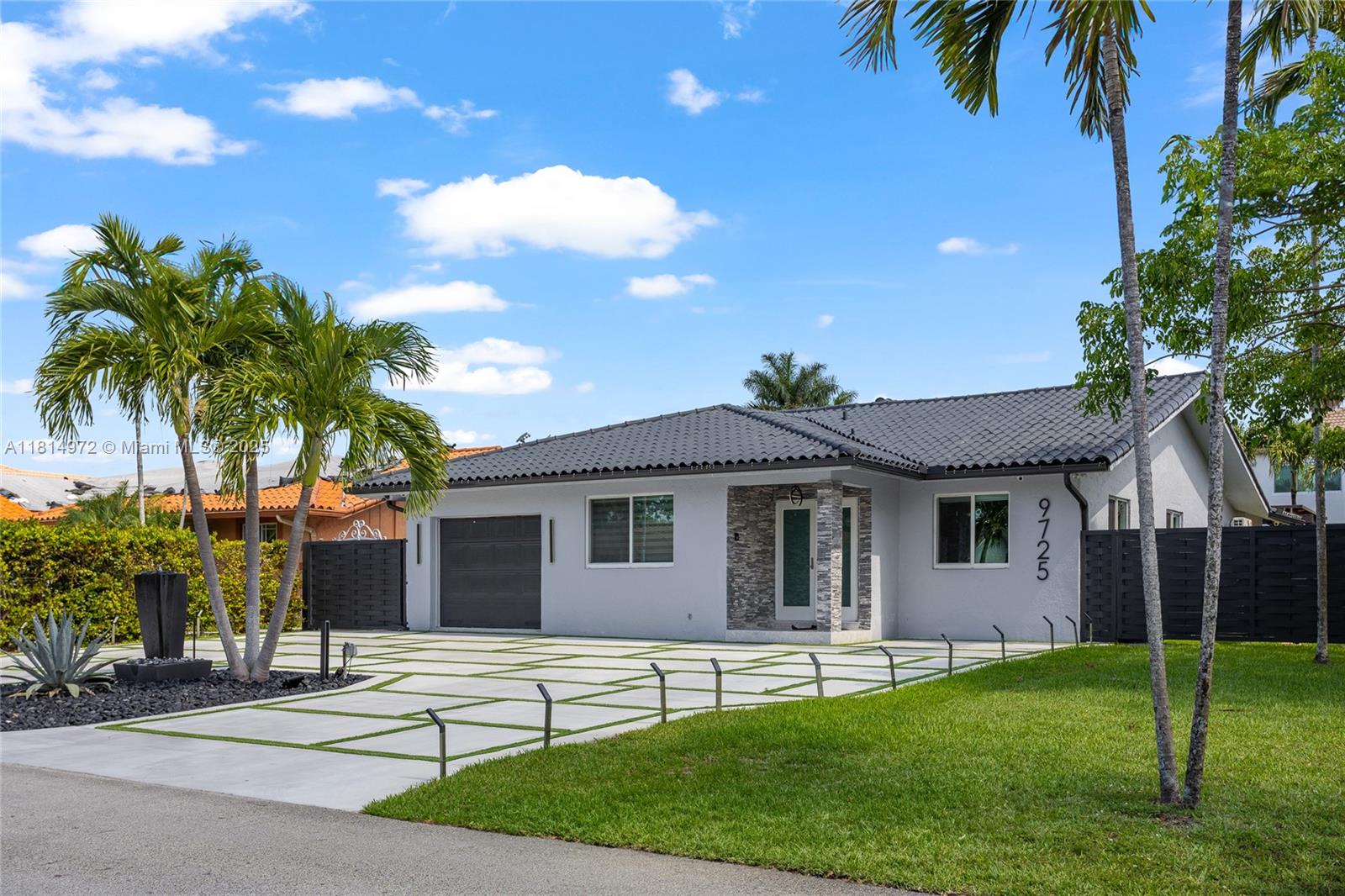 9725 NW 28th Ter
