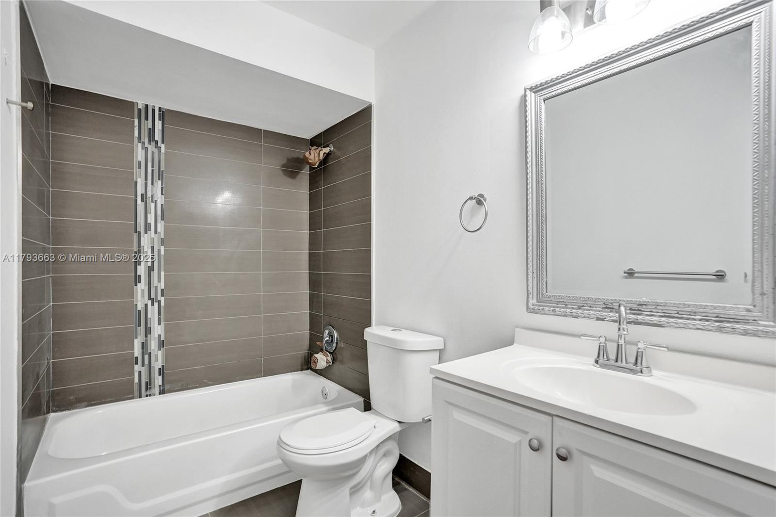 LAUDERDALE NORTH PARK SEC - Residential