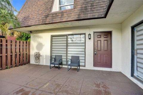 7947 Tam Oshanter Blvd North Lauderdale FL 33068