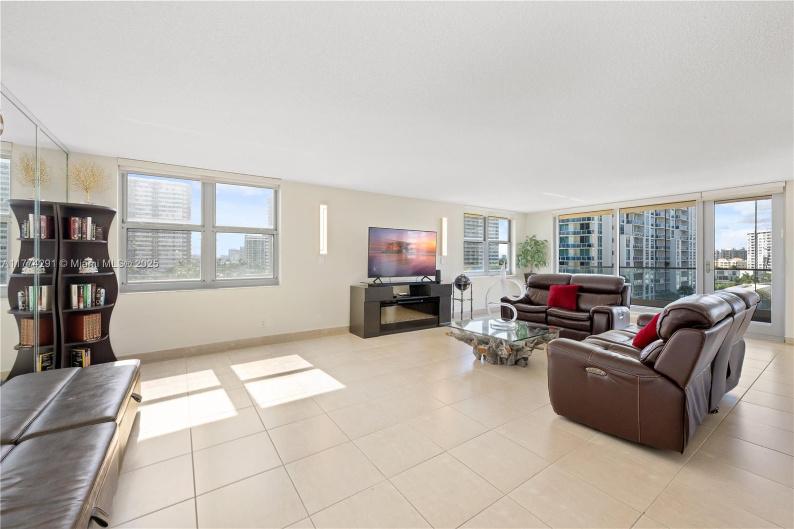 MALAGA TOWERS CONDO - Residential