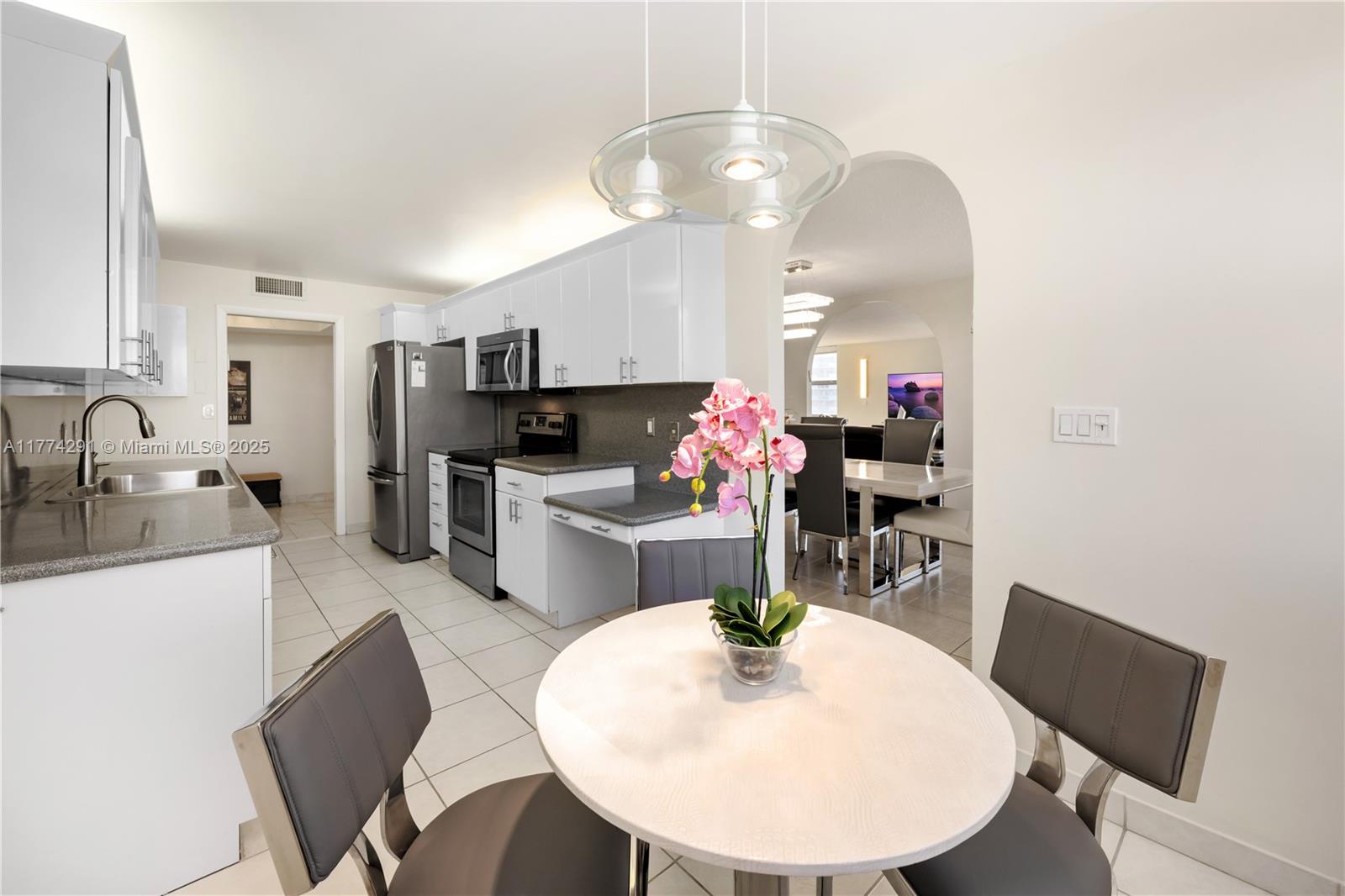 MALAGA TOWERS CONDO - Residential