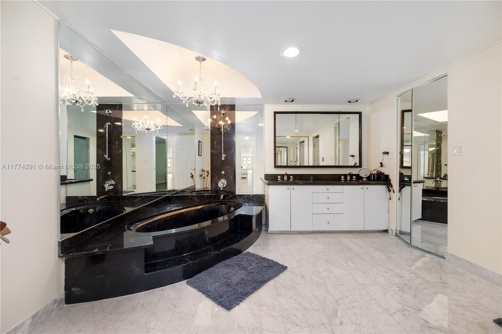 MALAGA TOWERS CONDO - Residential