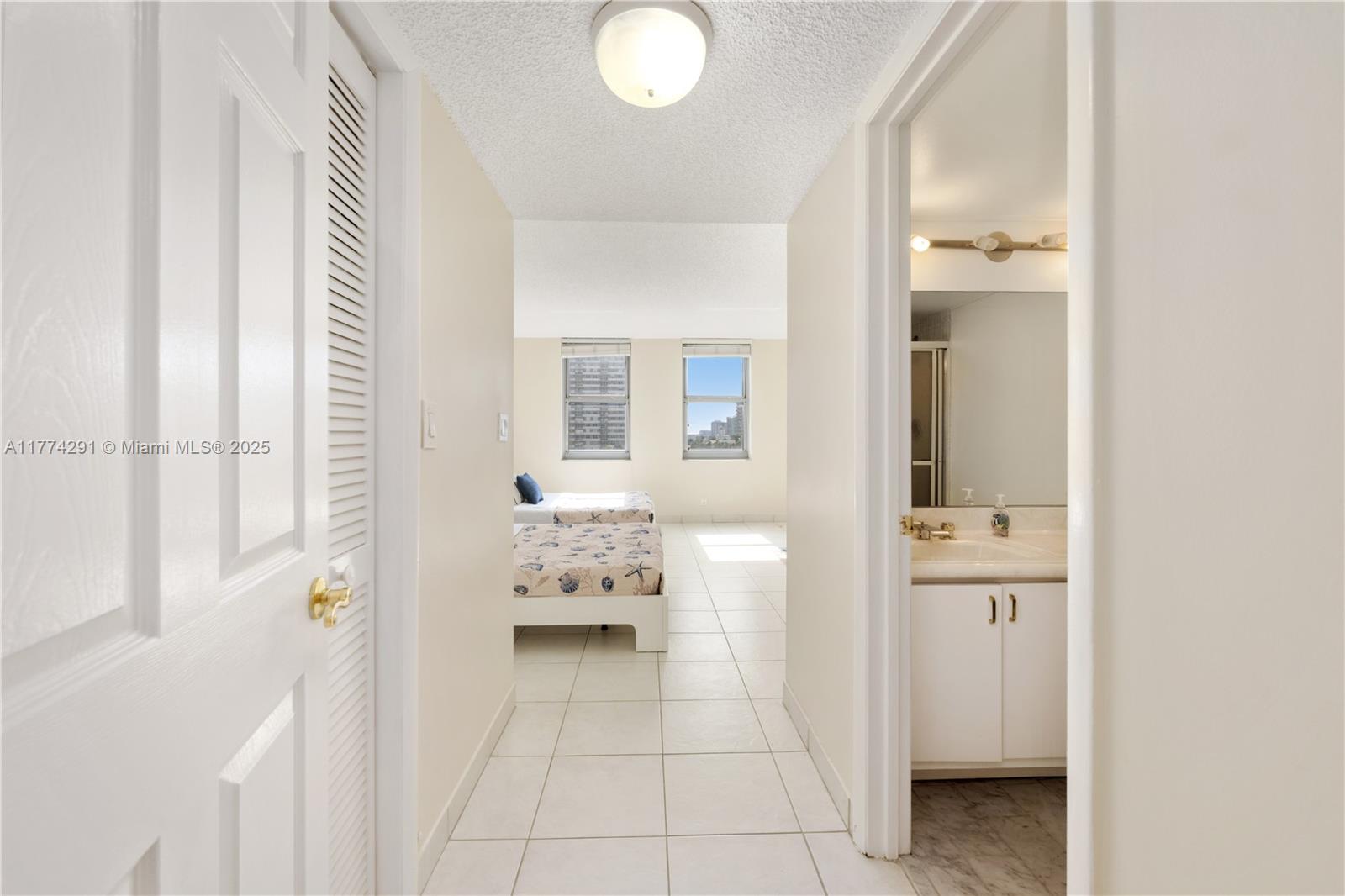 MALAGA TOWERS CONDO - Residential