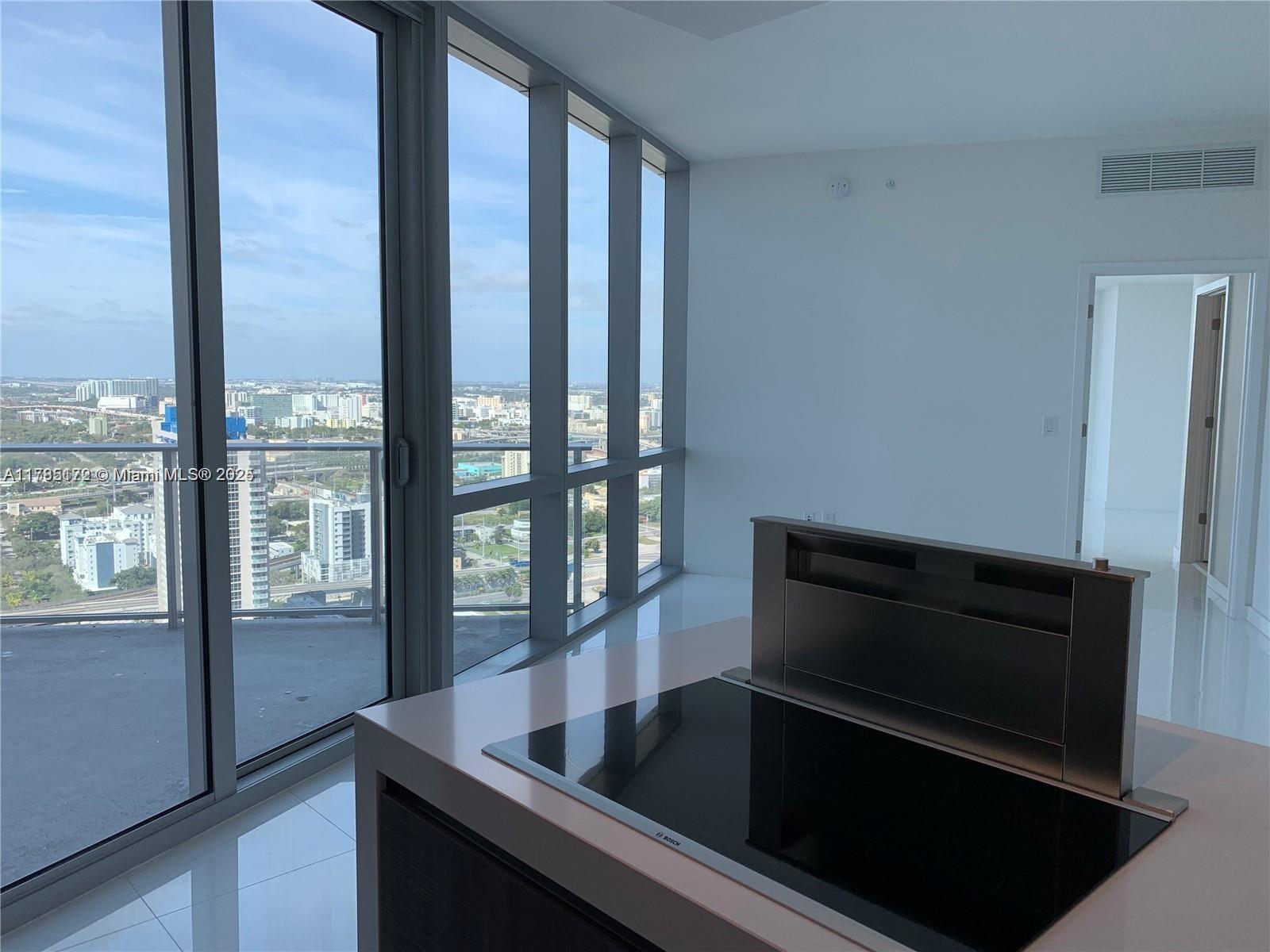 PARAMOUNT MIAMI WORLDCENT - Residential