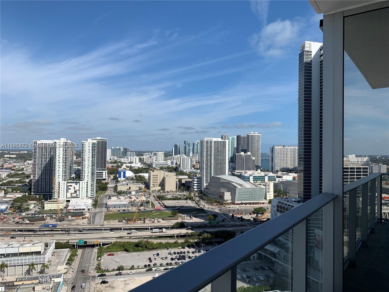 PARAMOUNT MIAMI WORLDCENT - Residential