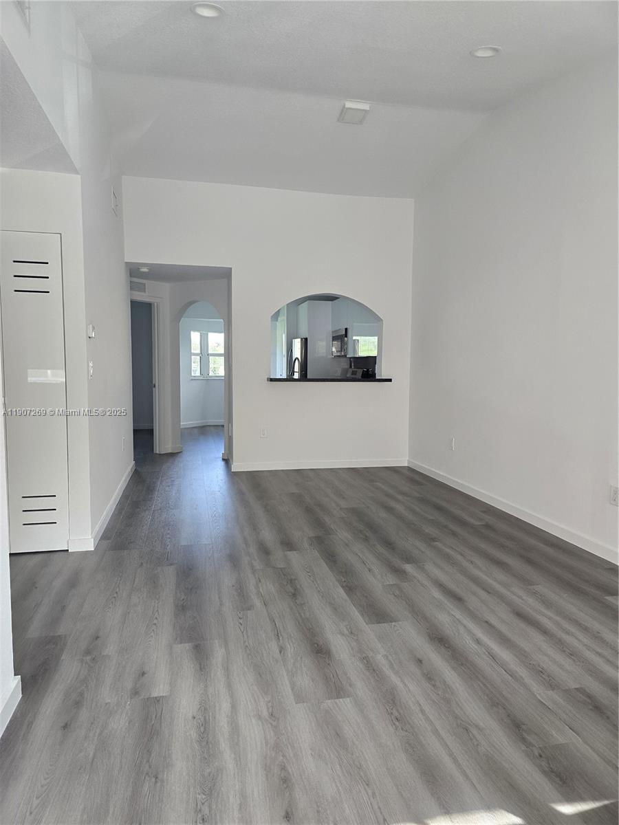 VENETIA GARDENS SOUTH CON - Residential Lease