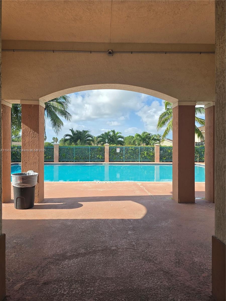 VENETIA GARDENS SOUTH CON - Residential Lease