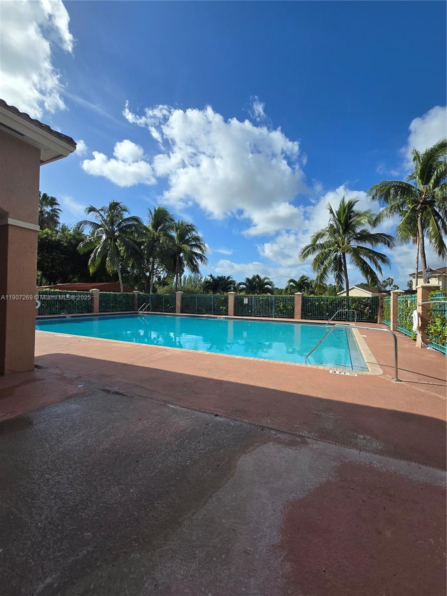 VENETIA GARDENS SOUTH CON - Residential Lease