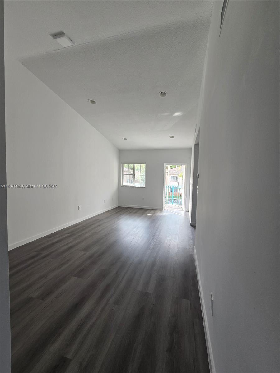 VENETIA GARDENS SOUTH CON - Residential Lease