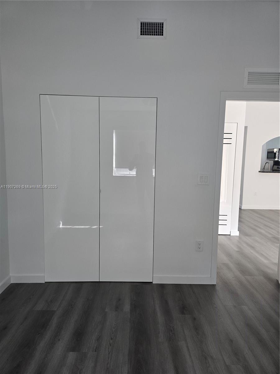 VENETIA GARDENS SOUTH CON - Residential Lease