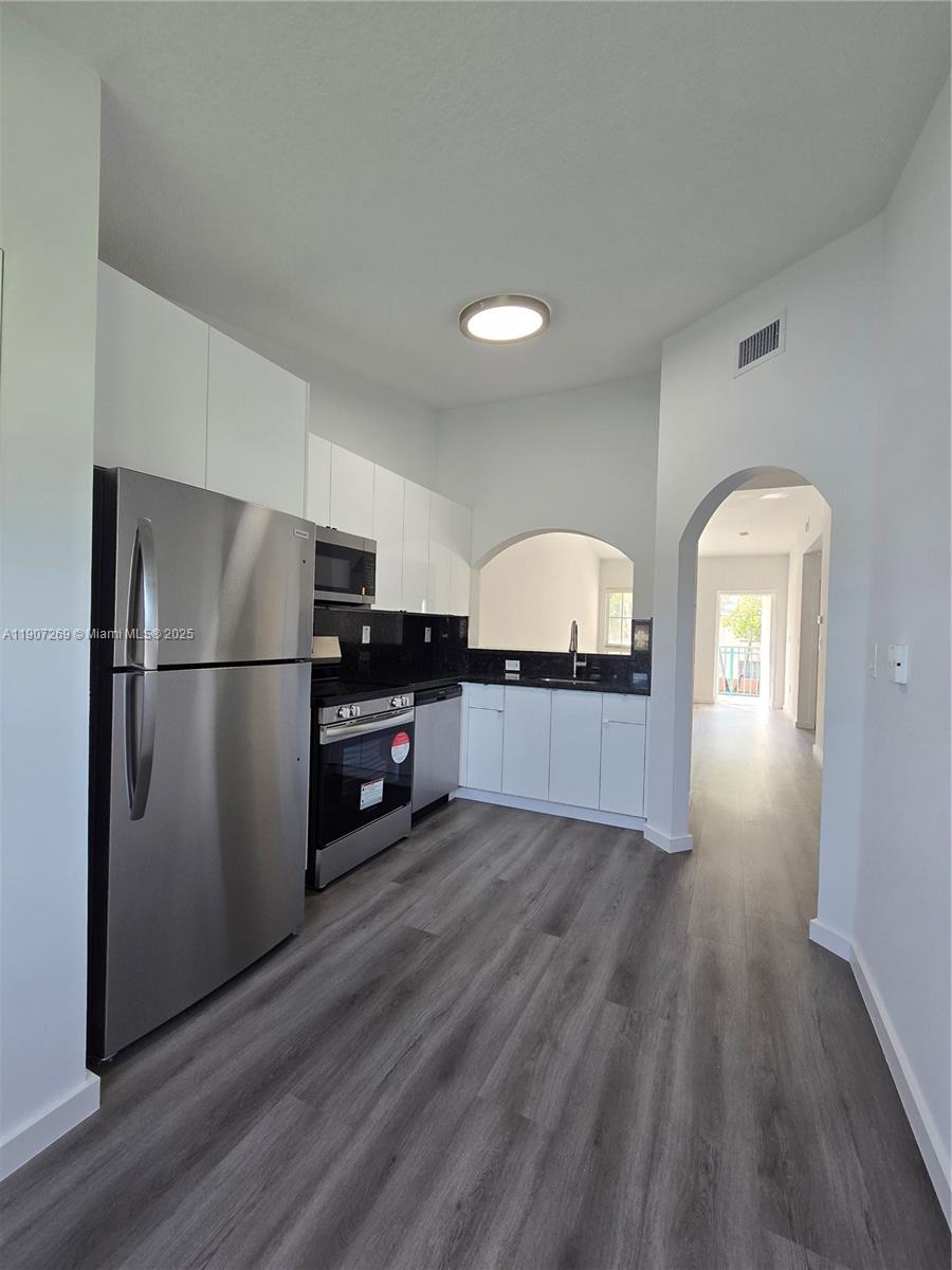 VENETIA GARDENS SOUTH CON - Residential Lease