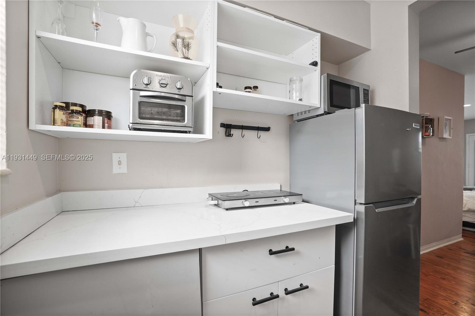 OCEAN SHORE CO-OP APTS IN - Residential