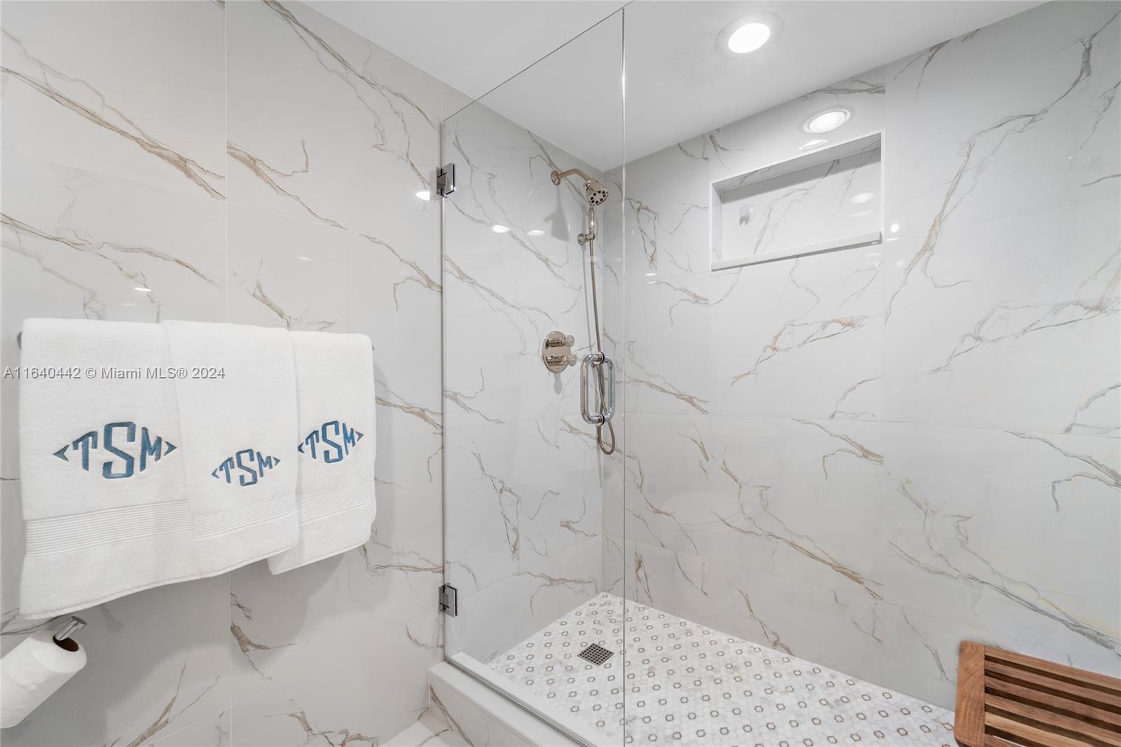 PASSAGES OF JUPITER ISLAN - Residential