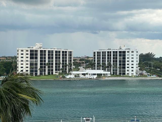 PASSAGES OF JUPITER ISLAN - Residential