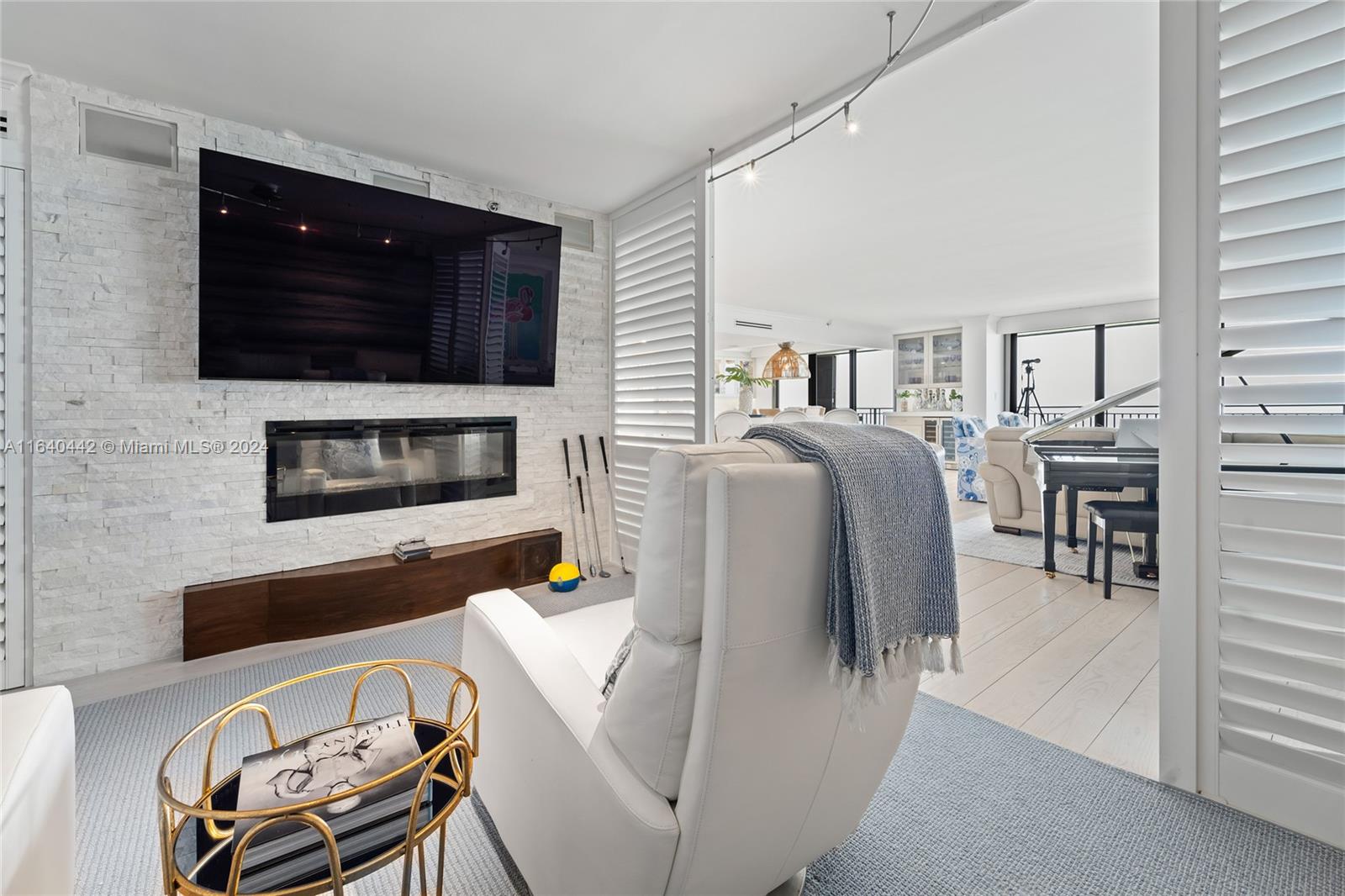 PASSAGES OF JUPITER ISLAN - Residential