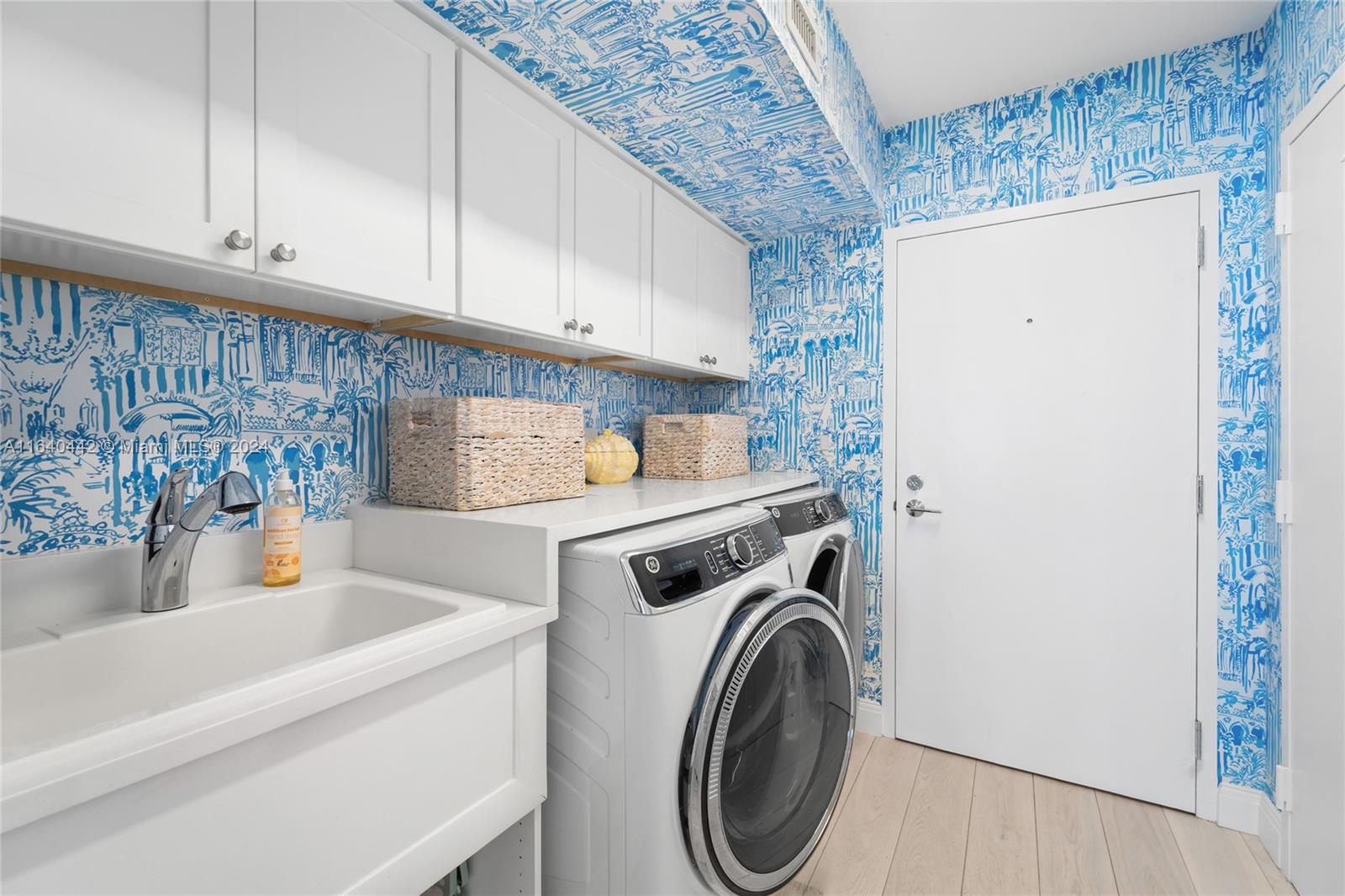 PASSAGES OF JUPITER ISLAN - Residential