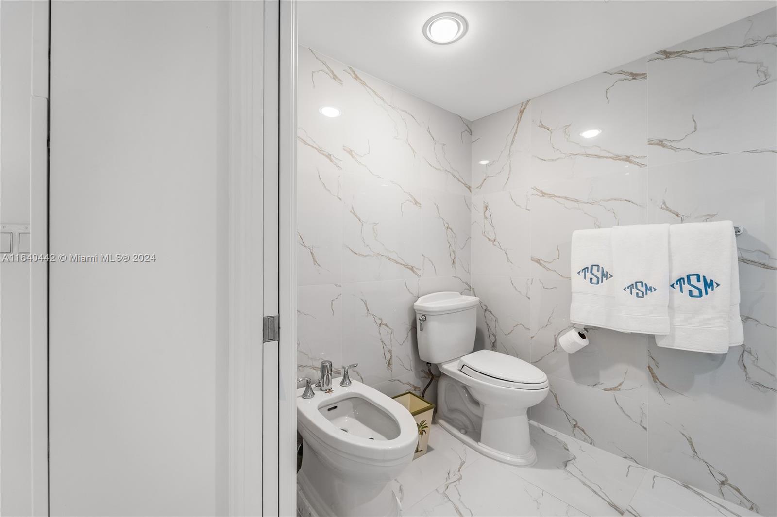 PASSAGES OF JUPITER ISLAN - Residential