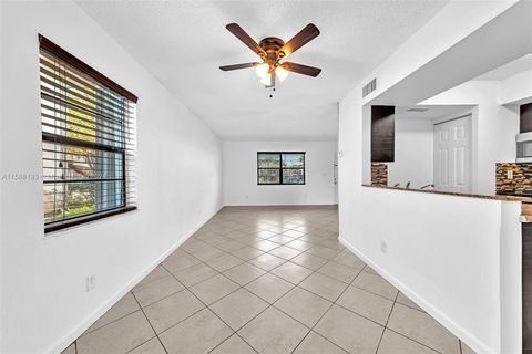 Townhouse in Coral Springs FL 11611 35th Ct Ct 27.jpg