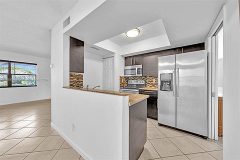 Townhouse in Coral Springs FL 11611 35th Ct Ct 15.jpg