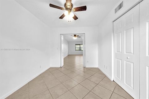 Townhouse in Coral Springs FL 11611 35th Ct Ct 25.jpg